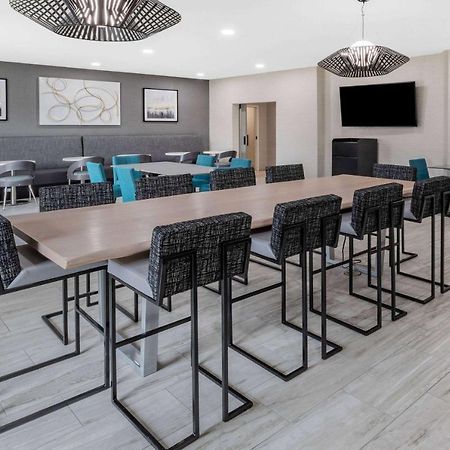 La Quinta Inn & Suites By Wyndham Ardmore Bagian luar foto