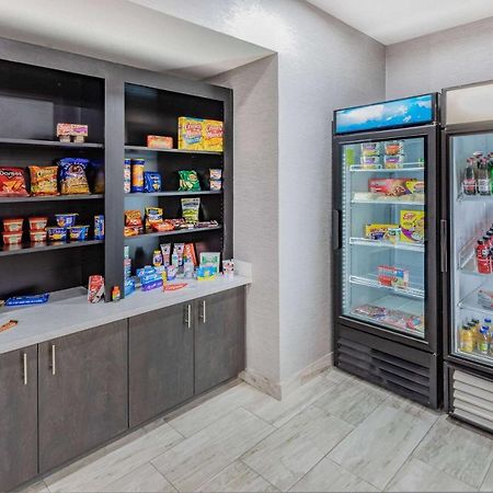 La Quinta Inn & Suites By Wyndham Ardmore Bagian luar foto