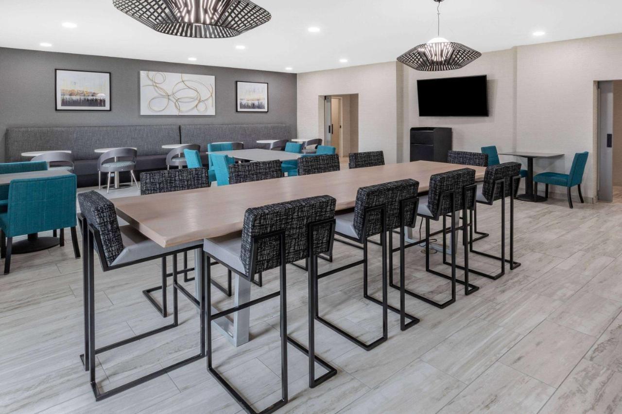 La Quinta Inn & Suites By Wyndham Ardmore Bagian luar foto