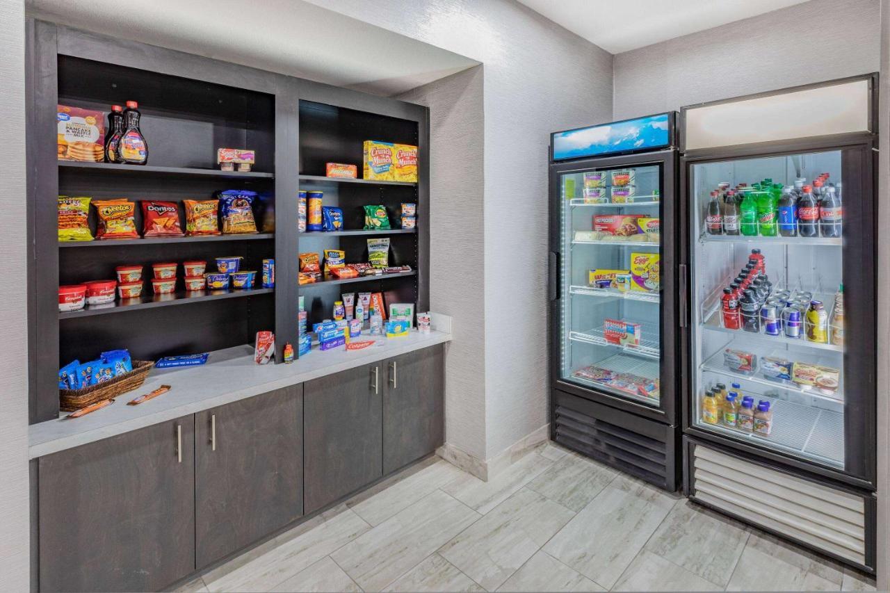 La Quinta Inn & Suites By Wyndham Ardmore Bagian luar foto