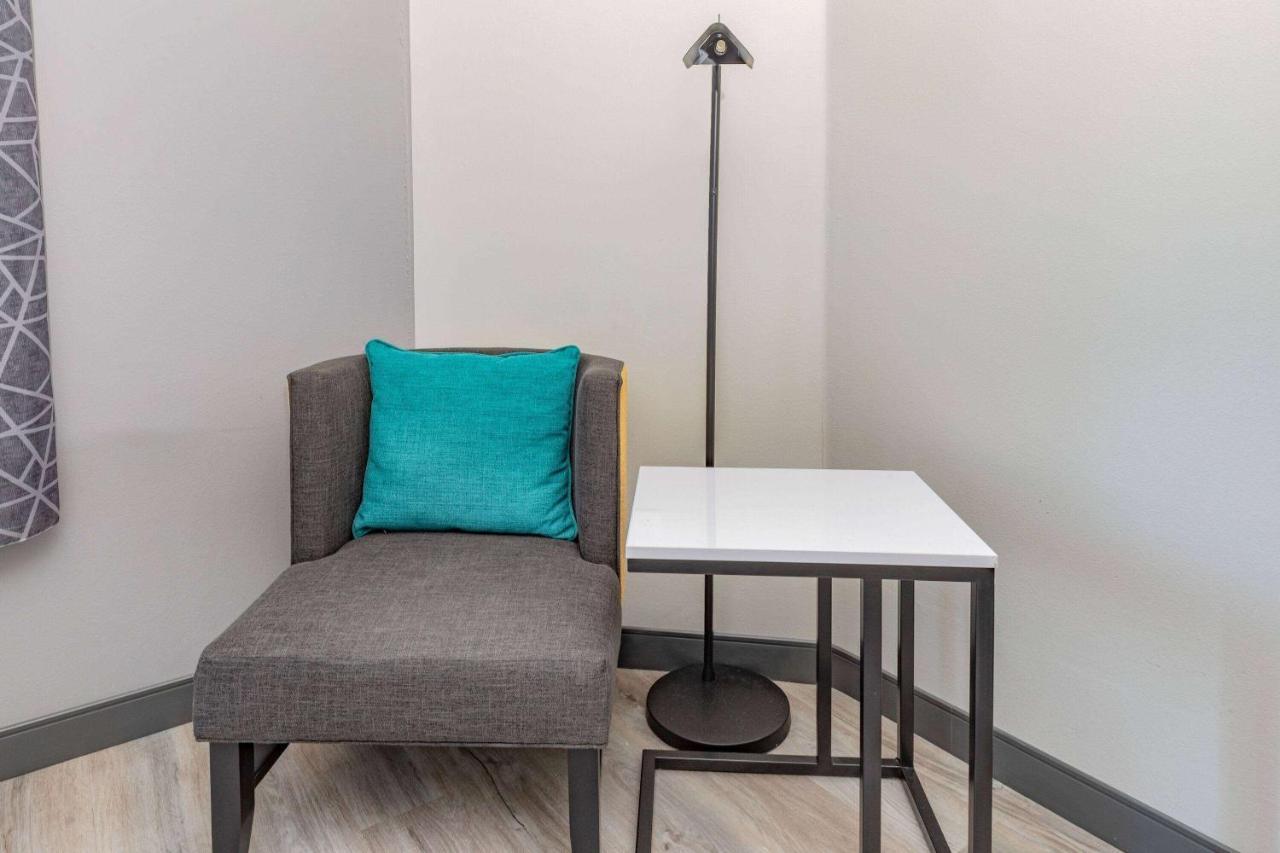 La Quinta Inn & Suites By Wyndham Ardmore Bagian luar foto