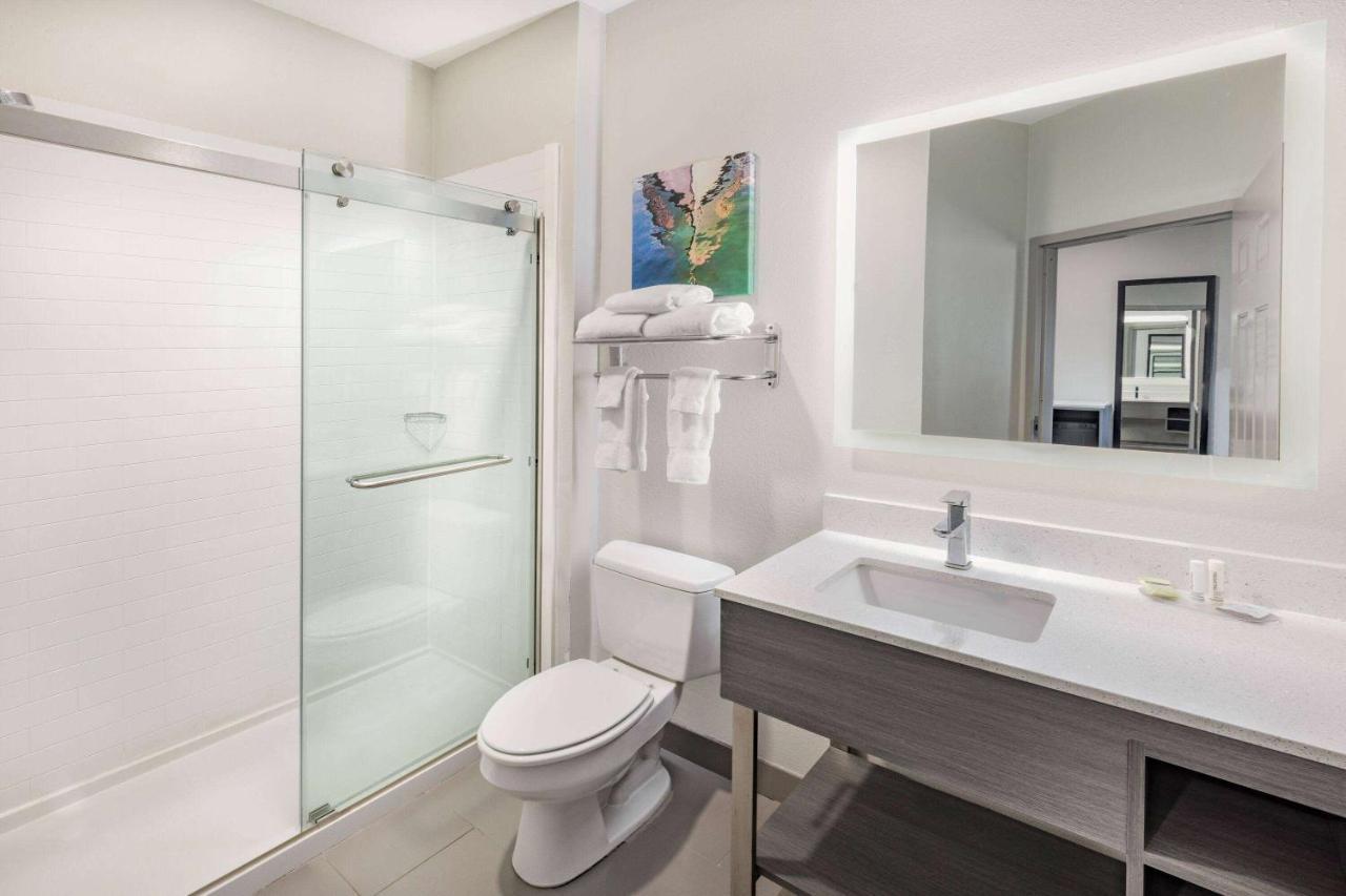 La Quinta Inn & Suites By Wyndham Ardmore Bagian luar foto