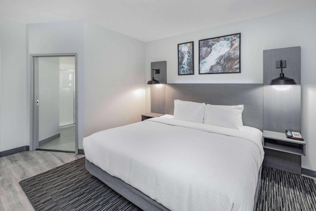 La Quinta Inn & Suites By Wyndham Ardmore Bagian luar foto