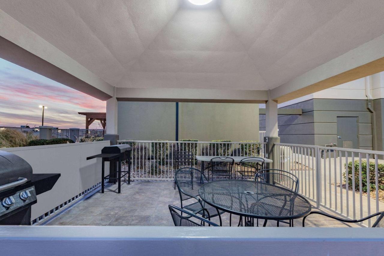 La Quinta Inn & Suites By Wyndham Ardmore Bagian luar foto