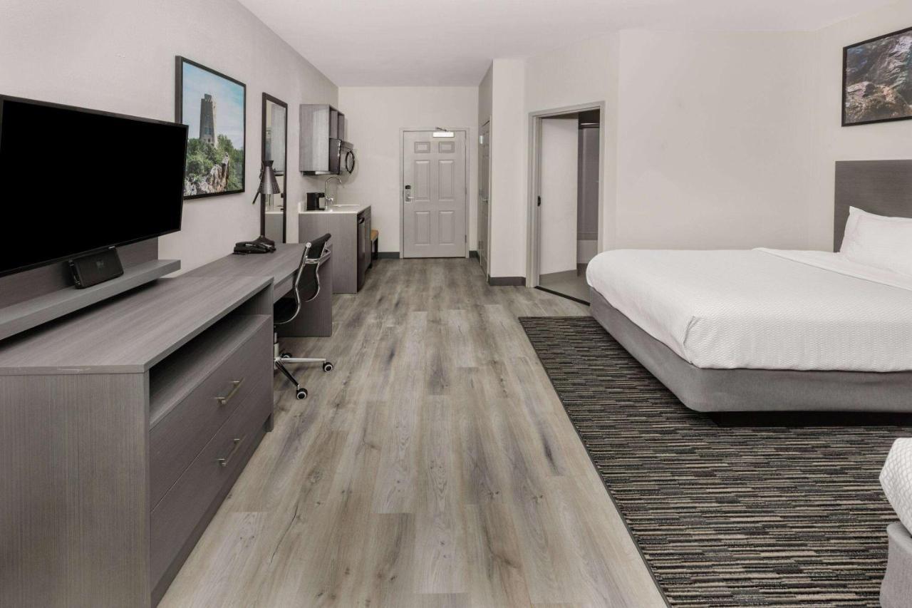 La Quinta Inn & Suites By Wyndham Ardmore Bagian luar foto